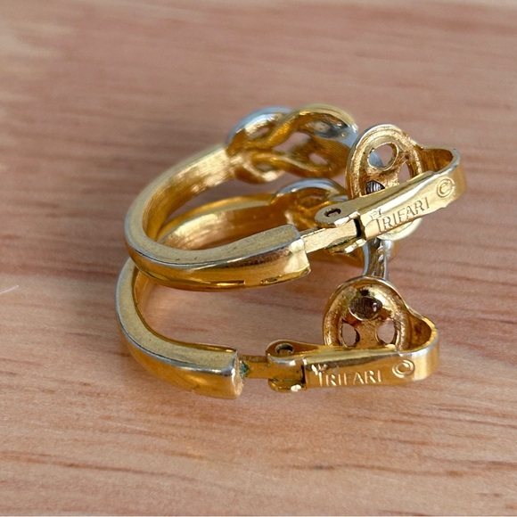 Crown Trifari Gold Silver Tone Knot Hoop Earrings - Picture 10 of 11